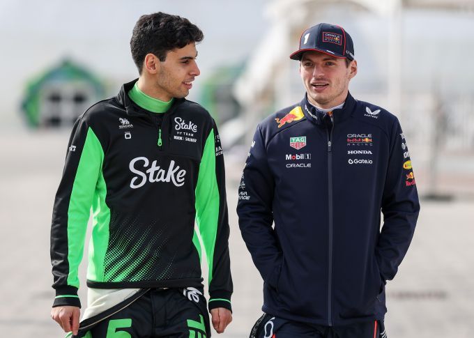 Gabriel Bortoleto en Max Verstappen