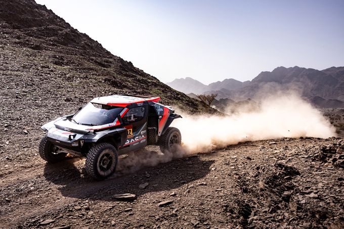 Cristina Gutiérrez en Pablo Moreno van de Dacia Sandriders tijdens etappe 2