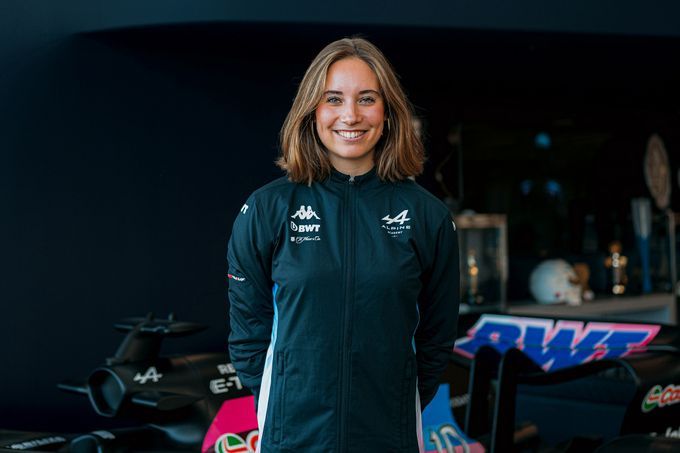 Chinese Grand Prix Shanghai International Circuit F1 Alpine 2 Nina Gademan portret