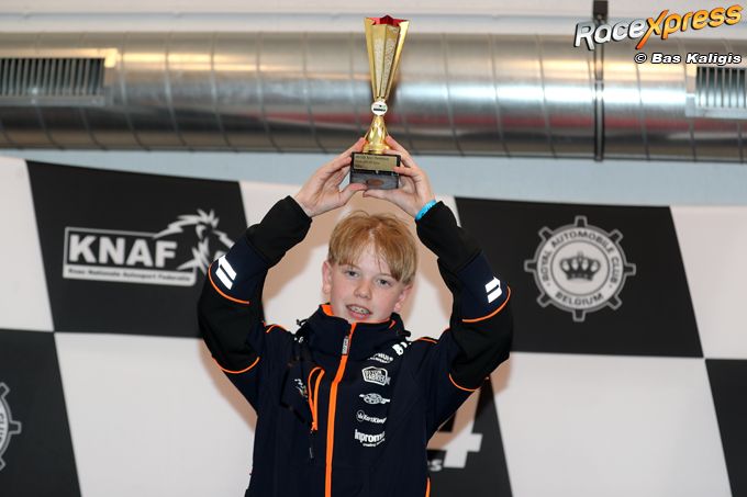 Karter Thijs van Huis domineert in Junioren-klasse GK4 Kart Series, overtuigende P1