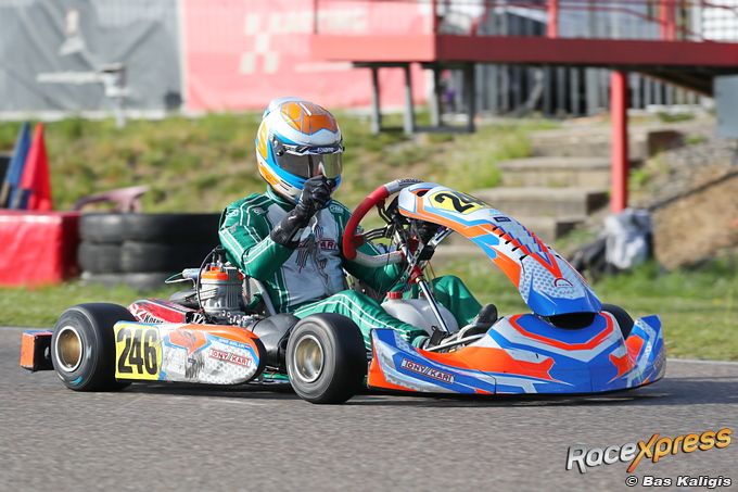 Sam Geluk finish