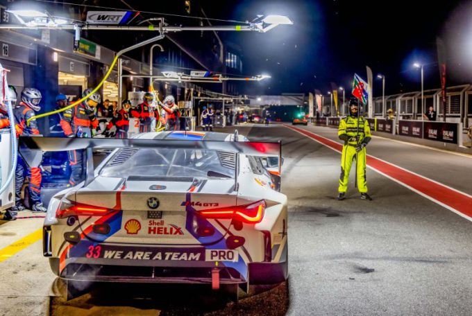 Intercontinental GT Challenge Kyalami 9 Hour 2023 BMW pitstop wit