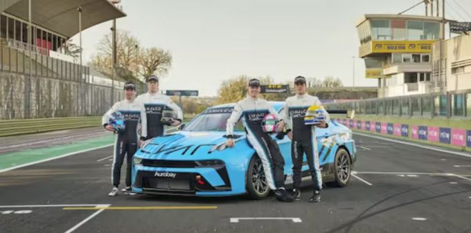 Lynk & Co Cyan Racing