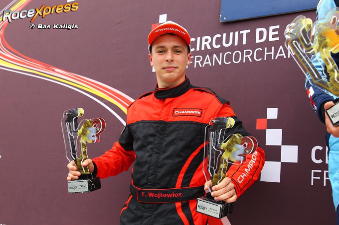 Racepiloot Filip Wójtowicz geniet van eerste podiumplaats van dit seizoen in Mazda MX-5 Cup