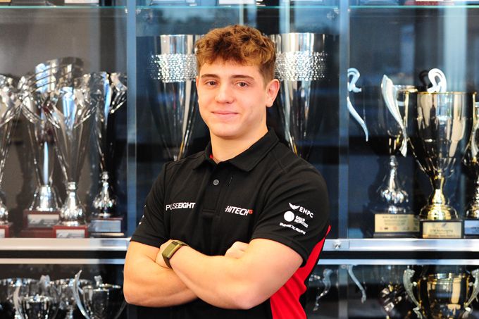 Keanu Al Azhari sluit zich aan bij Hitech Pulse-Eight voor campagne GB3-kampioenschap 2025