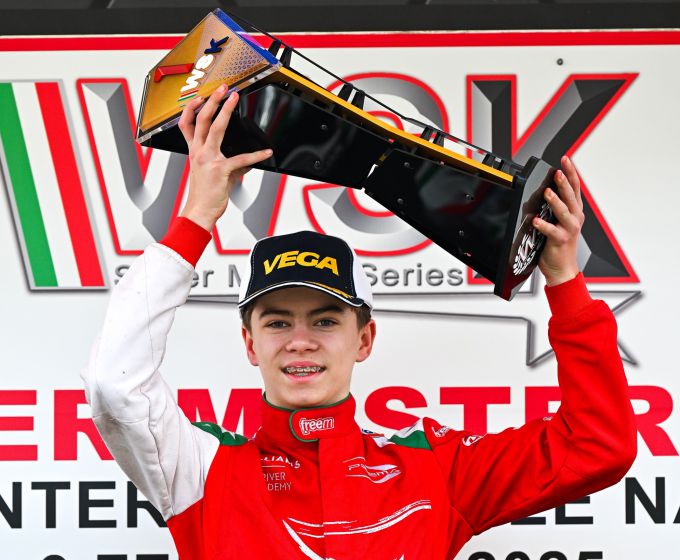 Williams F1-talent Dean Hoogendoorn bekroont WSK Super Master Series met de titel!