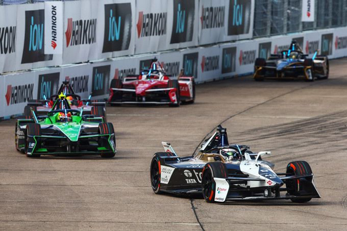 Jaguar TCS Racing domineert E-Prix van Berlijn