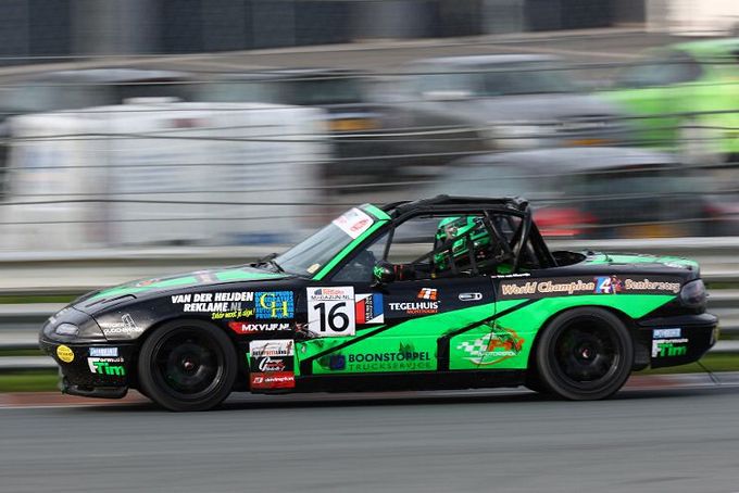 Tim van Elleswijk Mazda MaX5 Cup foto Dirk van Zon
