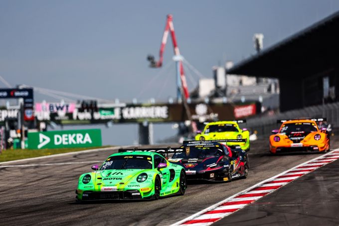 DTM-koning Ayhancan Güven krijgt Gouden Schoen Foto 7