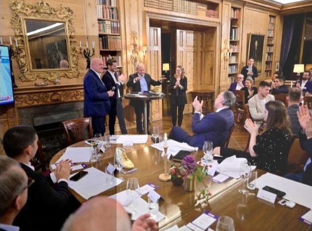 DTM-koning Ayhancan Güven krijgt Gouden Schoen Foto 14