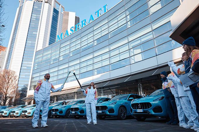 Maserati_-_fakkel-estafette.