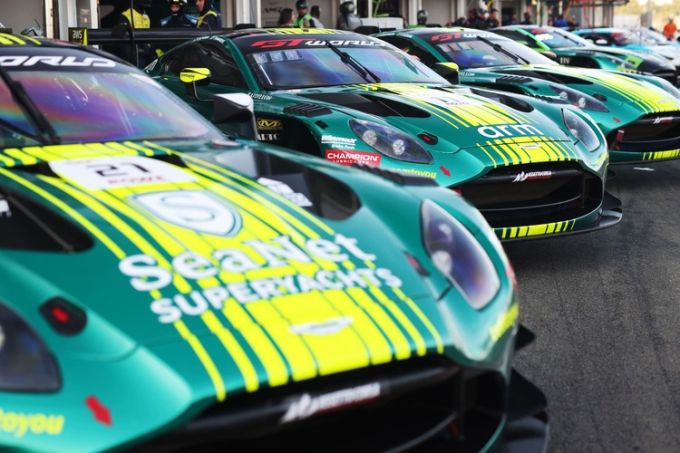 GT World Challenge 2026 Comtoyou Racing Aston Martin  GT3 Foto 4