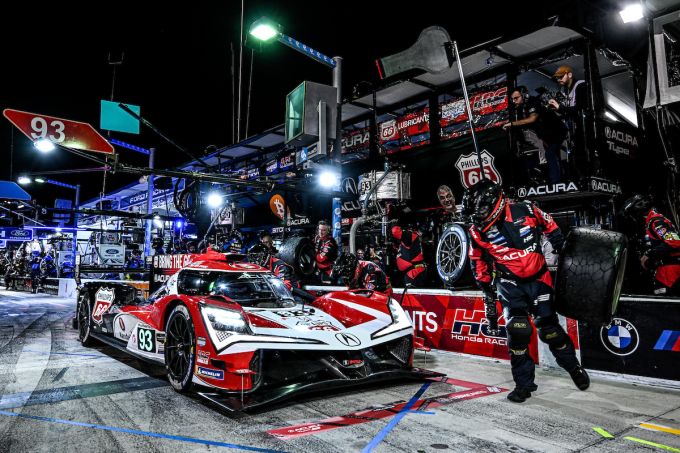 Roar Before the Rolex 24 2026 Acura Nr93 pitstop Renger van der Zande