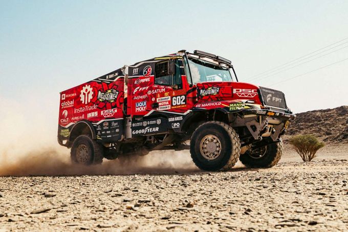 Opnieuw daverende een-twee voor Team De Rooy FPT in Dakar Rally