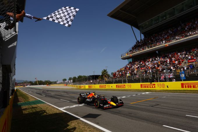 Max Verstappen wint in Barcelona F1