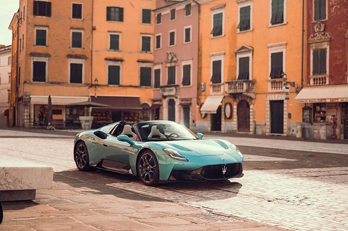 Maserati lonkt naar China 10 Maerati MC PUR Cielo Aqua Rainbow