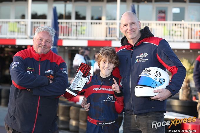 Flynn Lokker met vader en links Ronald Montfoort