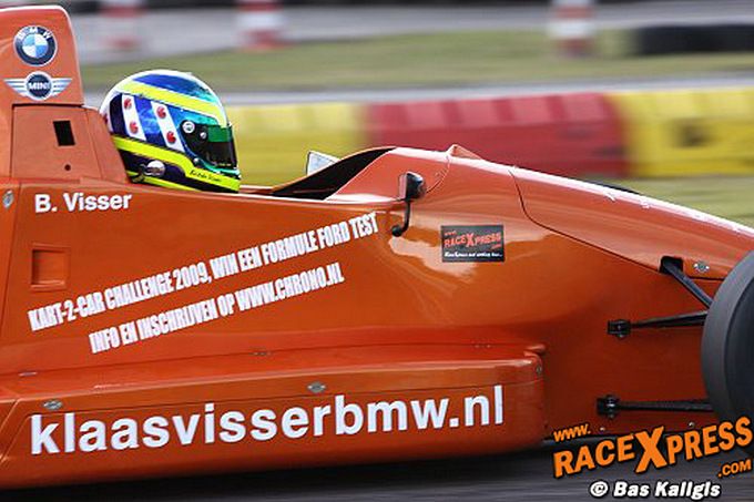 Beitske Visser racexpress sticker op de raceauto